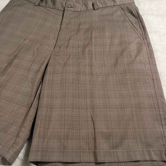Men’s Lone Cypress by Pebble Beach size 35 brown golf short - Picture 2 of 6
